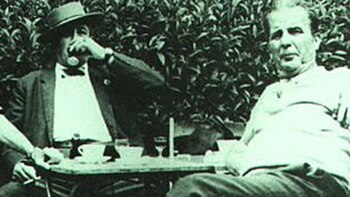 Antonio López Sierra junto a