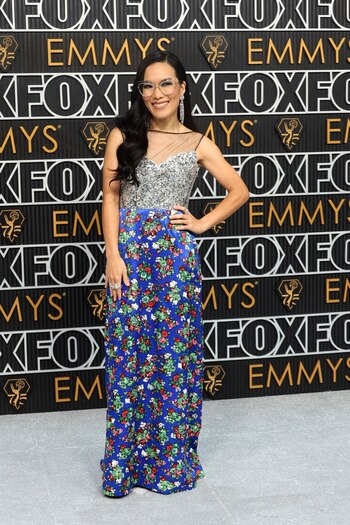 Ali Wong lucio un vestido