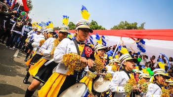 Así fue la presentación de la banda viral de colegio en Huaycán durante desfile por aniversario de Ate previo a Fiestas Patrias