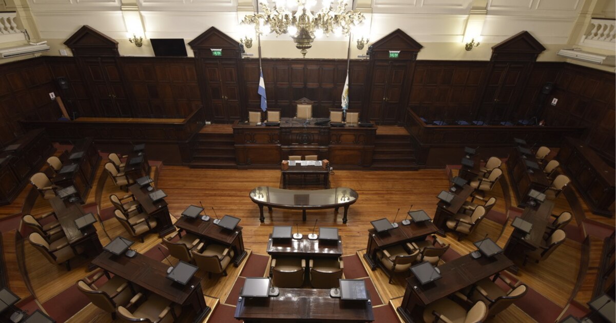 Proponen eliminar las vacaciones de invierno de los legisladores en Mendoza