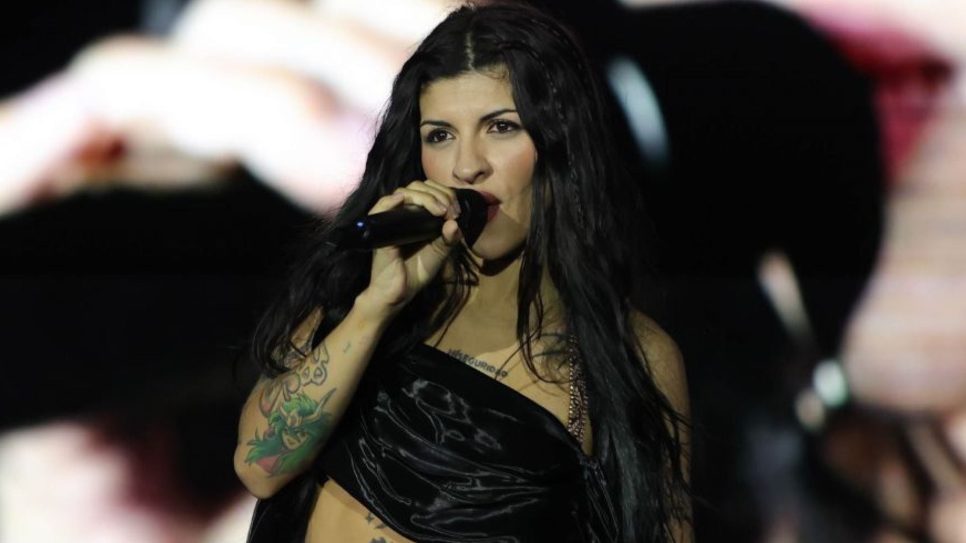 Cazzu compartió imágenes con mascarilla de oxígeno y pospuso conciertos en Guatemala y Costa Rica. (FOTO: EDGAR NEGRETE LIRA/CUARTOSCURO.COM)