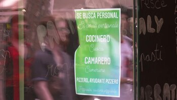 Se confiaba que el efecto "verano", cuando España registra excelentes datos turísticos, sería motor para la creación de empleos (AFP)