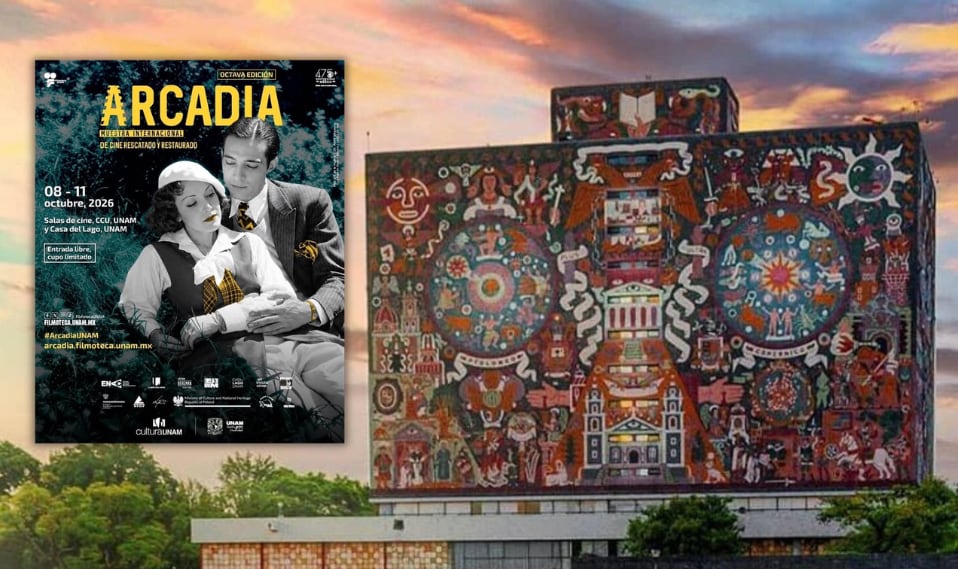 Un cartel promocional de la muestra de cine Arcadia se presenta sobre una vista exterior de la Biblioteca Central de la Universidad Nacional Autónoma de México.