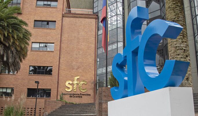La Superintendencia Financiera de Colombia supervisa y controla las entidades del sistema financiero (como bancos, aseguradoras, fiduciarias, etc.) para garantizar su solidez, estabilidad y transparencia - crédito Superintendencia financiera