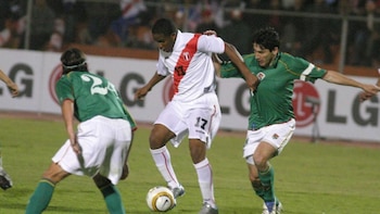 Perú venció 4-1 a Bolivia con doblete de Jefferson Farfán.