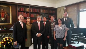 Carlos Holmes Trujillo y Julio