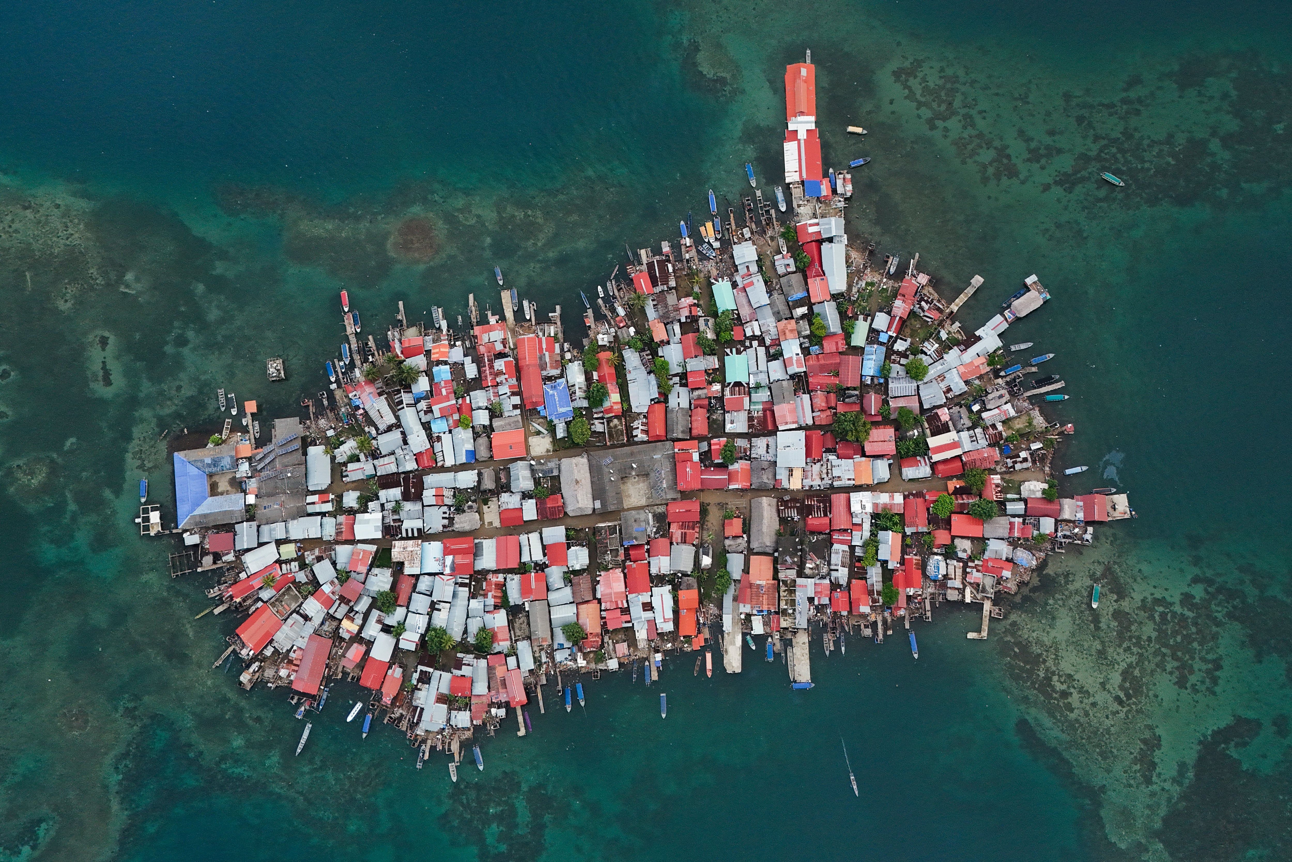 Vista aérea de la isla Gardí Sugdub en el archipiélago de San Blas frente a la costa caribeña de Panamá. (Foto AP/Matías Delacroix)