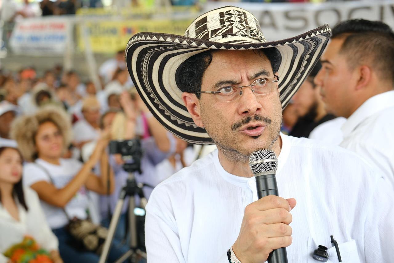 El reciente aumento del salario mínimo impulsó a Iván Cepeda en Polymarket