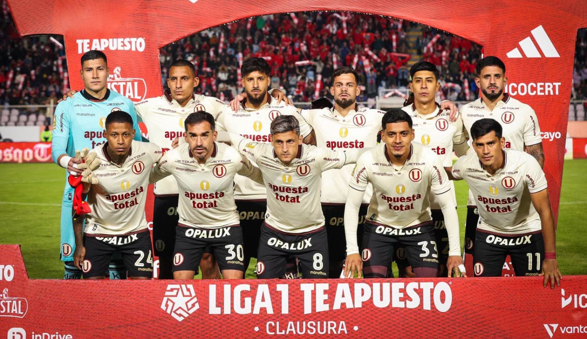 Los íntimos llegan octavos con 13 puntos y arrastran tres clásicos sin triunfos, mientras el rival aparece como escolta de Deportivo Garcilaso y pone en juego su serie de ocho visitas oficiales invictas (Universitario de Deportes)