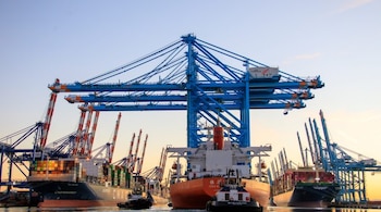 El Puerto de Los Ángeles adopta medidas estrictas para reducir emisiones, mejorar la calidad del aire y gestionar los riesgos de sequía (Portal Portuario)