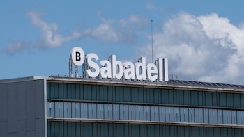 Banco Sabadell gana 347 millones hasta marzo, un 29,1% menos por intereses y prejubilaciones