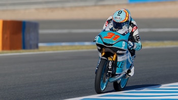 El español Adrián Fernández lideró