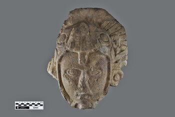 La escultura de un guerrero