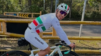 Edgar Cadena podría perderse el Mundial de Ciclismo junto a Isaac del Toro y solicita ayuda con problemas de visa
