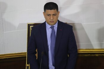 El presidente de la comisión,