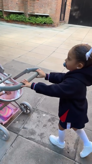 Sarah Burlando fue vista usando