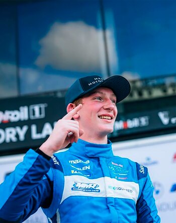 Impactante accidente en un autódromo de Nueva York