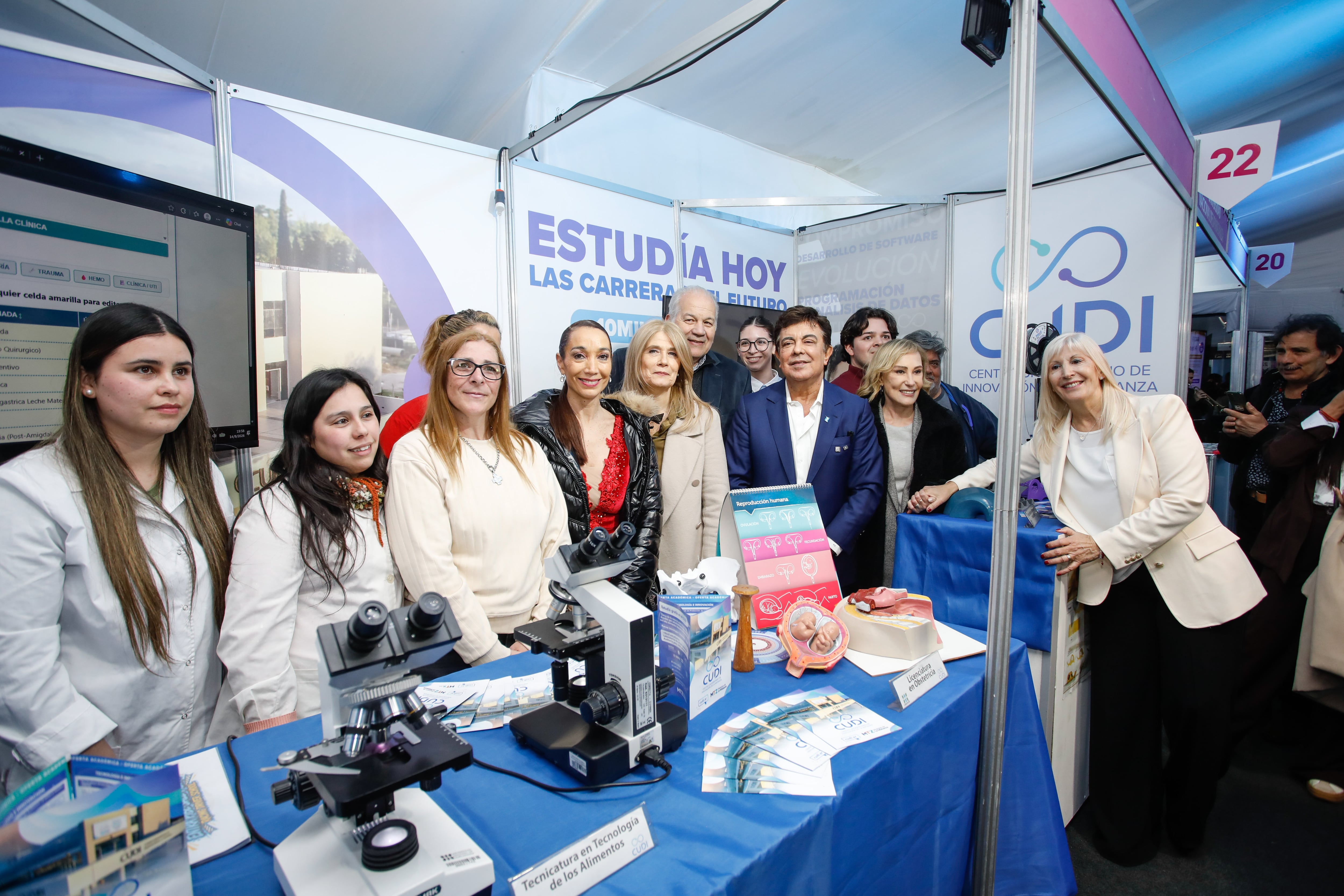 Fernando Espinoza, Silvina Gvirtz y el equipo del CUID --Centro Universitario de la Innovación de La Matanza