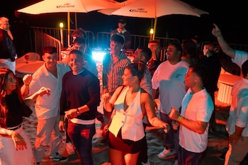 A metros del mar, la