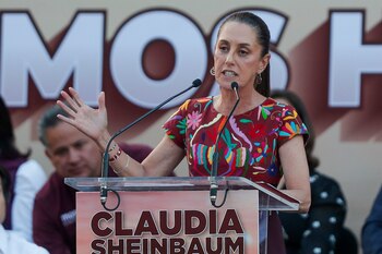 Claudia Sheinbaum se mantiene a
