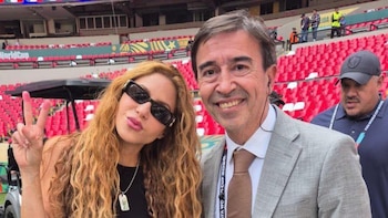 Marcelo Benedetto abandonó un móvil en vivo para sacarse una foto con Shakira: “La voy a buscar”