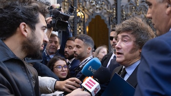 La FAPE condena los "insultos y ataques personales" de Milei a los periodistas españoles