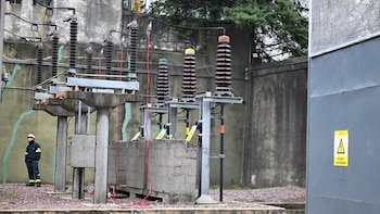 Un incendio en una subestación de Edesur generó un apagón en CABA: hubo 100 mil usuarios sin luz
