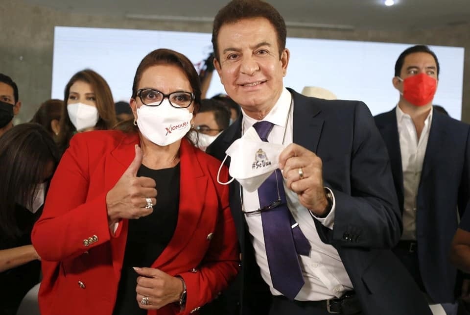 Xiomara Castro junto a Salvador Nasralla. (PARTIDO LIBRE)