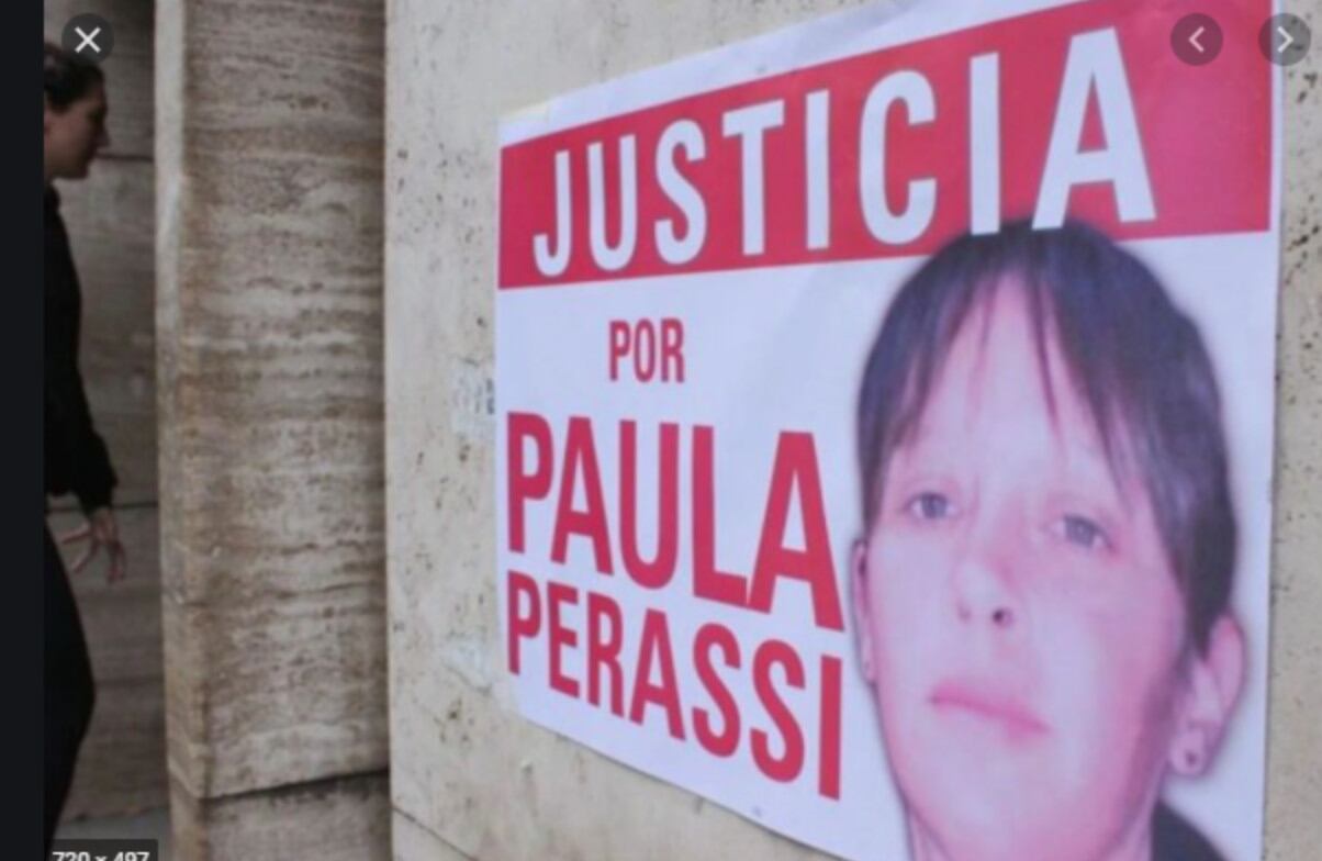 Un cartel en reclamo de justicia por la desaparición de Paula