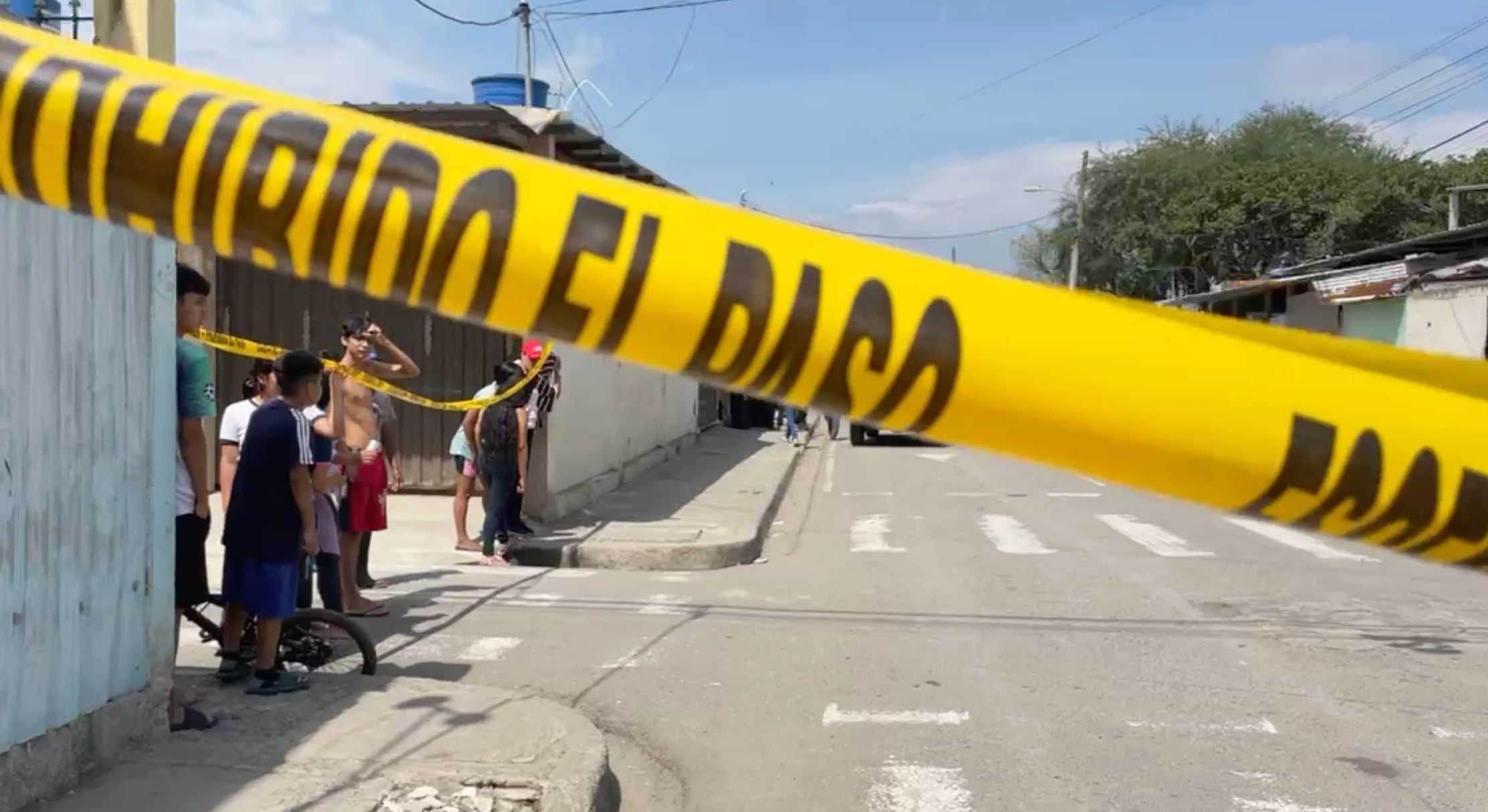 IMAGEN REFERENCIAL. Los atacantes se disfrazaron de policías para perpetrar los sicariatos (Machala Móvil)