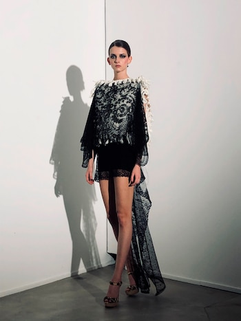 Creación de la firma italiana Aelis de su colección de Alta Costura primavera-verano 2021, presentada en la Semana de la Moda de París. EFE/Foto cedida