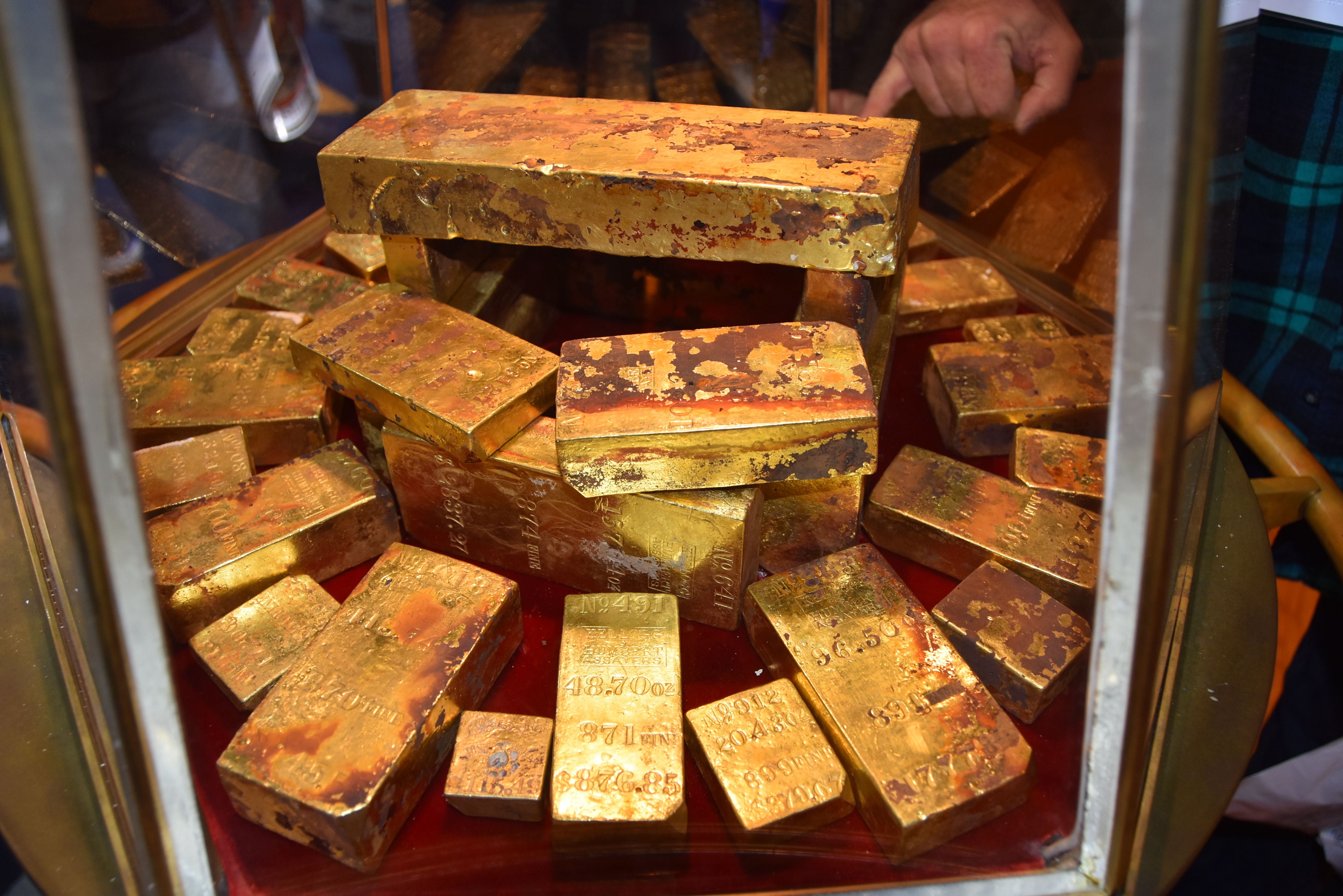 El precio del oro arrojó beneficios por encima de acciones, bonos y criptomonedas.