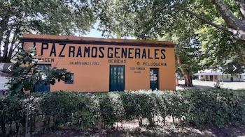 En el interior funciona un