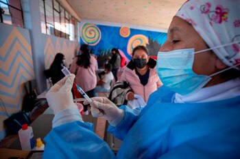 Una trabajadora de la salud