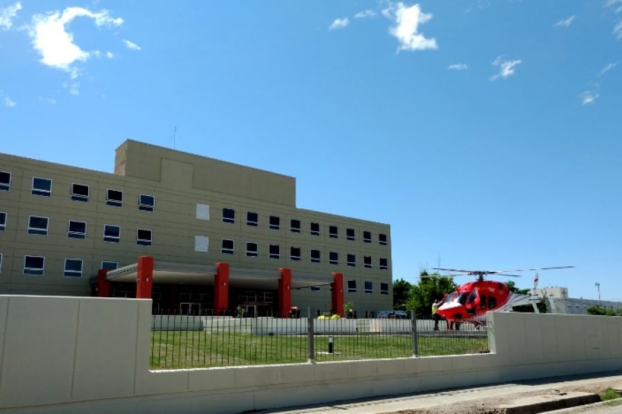 La mujer herida fue atendida en el Hospital Guillermo Rawson y se encuentra fuera de peligro
