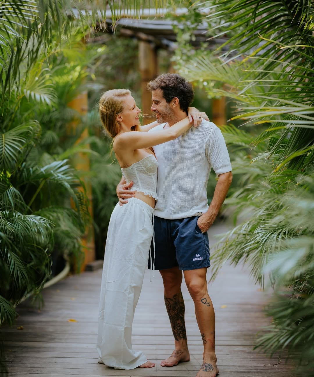 Cabré y Pardo disfrutaron de caminatas por pasarelas de madera, tardes de relax y el contacto directo con la naturaleza tropical