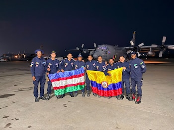 Los nueve integrantes del Cuerpo de Bomberos Voluntarios de Cali regresaron a la ciudad tras 11 días de labores de búsqueda y rescate en Venezuela. - crédito @BomberosCali119/X