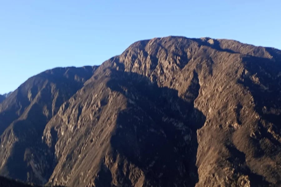 Brigadistas y bomberos trabajaron durante varios días para contener el fuego en la zona de Guanchín, en el departamento Chilecito