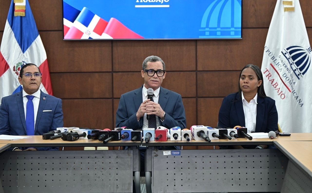 Las inspecciones estatales detectaron amenazas inminentes para la salud de los empleados dominicanos, además de una práctica reiterada de despedir al personal antes del trimestre para evitar el pago de cesantías y beneficios legales. (Cortesía: Ministerio de Trabajo)