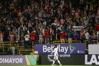 Luis "Cariaco" González celebrando su