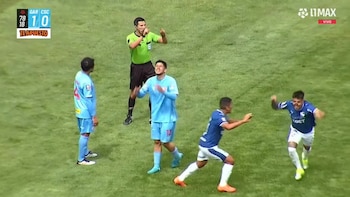 Gol de Santiago González con