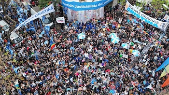 Federico Otermín y Daniela Vilar en San José 1111 con Cristina Kirchner