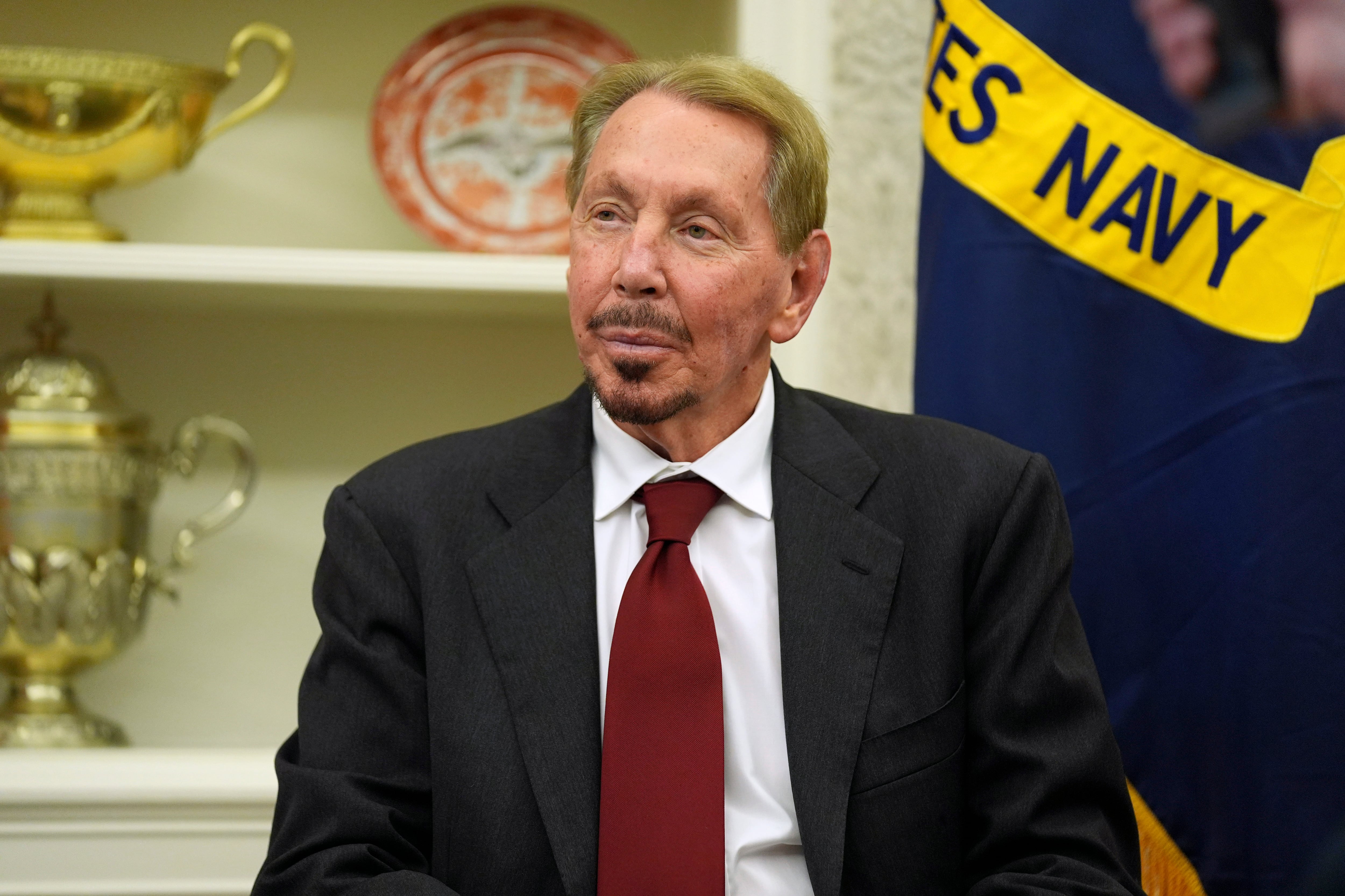 Ellison posee aproximadamente el 40% de Oracle, por lo que el avance bursátil impactó directamente en su fortuna personal (AP)