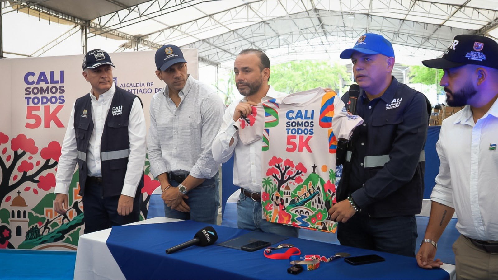 El alcalde Alejandro Eder destacó el civismo caleño al convocar a la carrera Cali Somos Todos - crédito @ALEXCAMINA/X