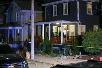 Lugar del tiroteo. (AP Photo/Stew