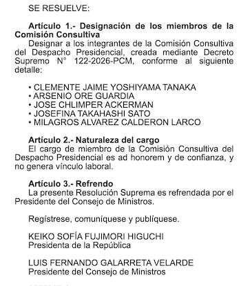 Texto impreso en negro sobre fondo blanco que especifica artículos de una resolución suprema y firmas al pie de página