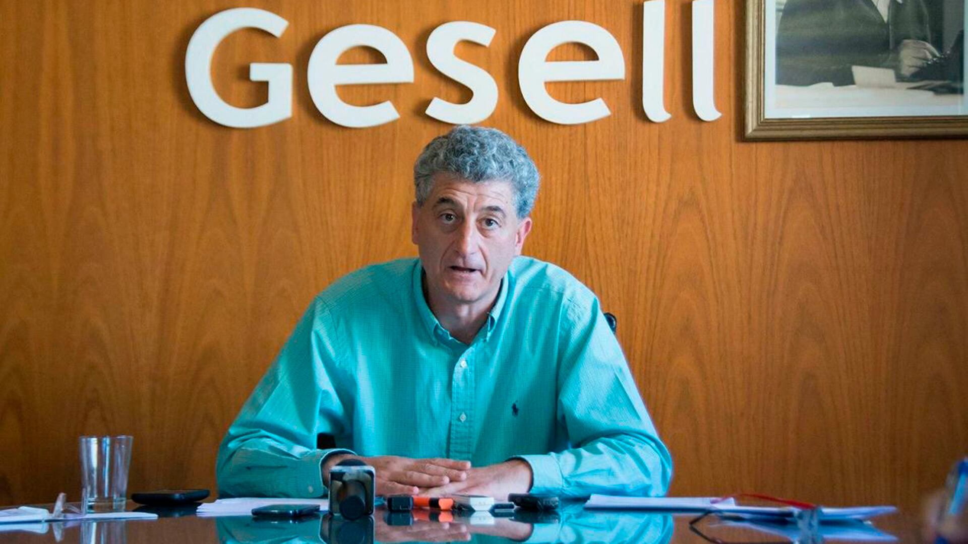 El intendente de Villa Gesell, Gustavo Barrera, le pidió a los legisladores del peronismo que respeten la conducción de Kicillof en la provincia
