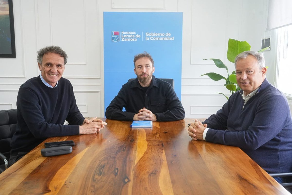 Gabriel Katopodis, Federico Otermín y Mariano Cascallares reunidos en Lomas de Zamora