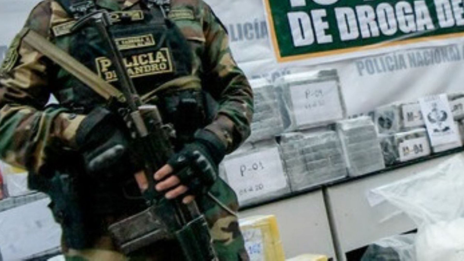 Policías son investigados por vículos con el narcotráfico - Andina