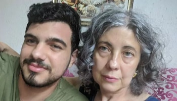 Jesús y su madre, Isabel, que apareció en 'Callejeros'. (X @jesus_GD97)